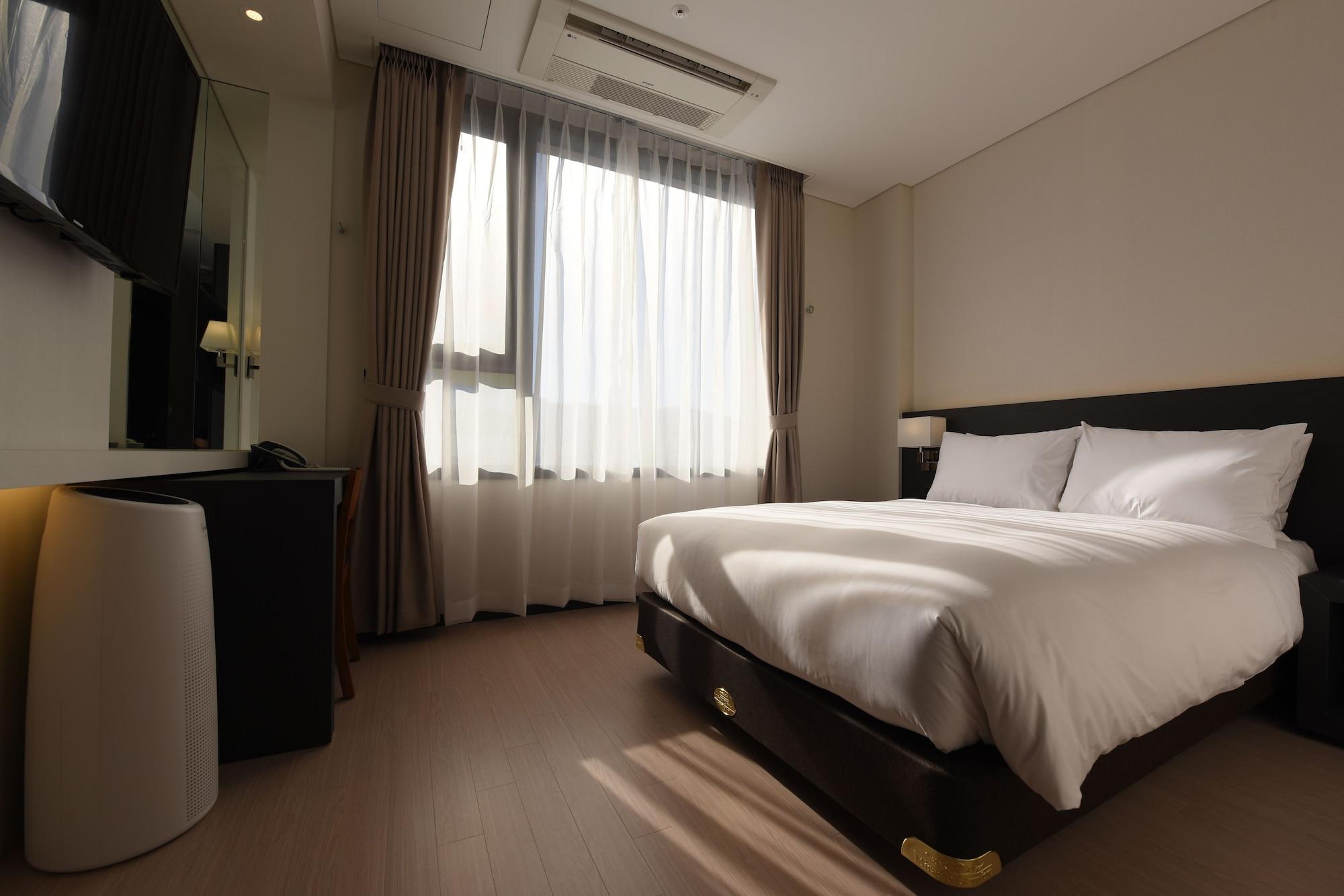 Geoje Artnouveau Suite Hotel Экстерьер фото