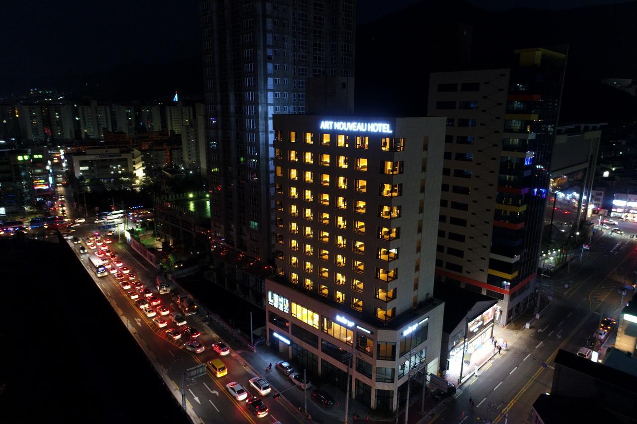 Geoje Artnouveau Suite Hotel Экстерьер фото