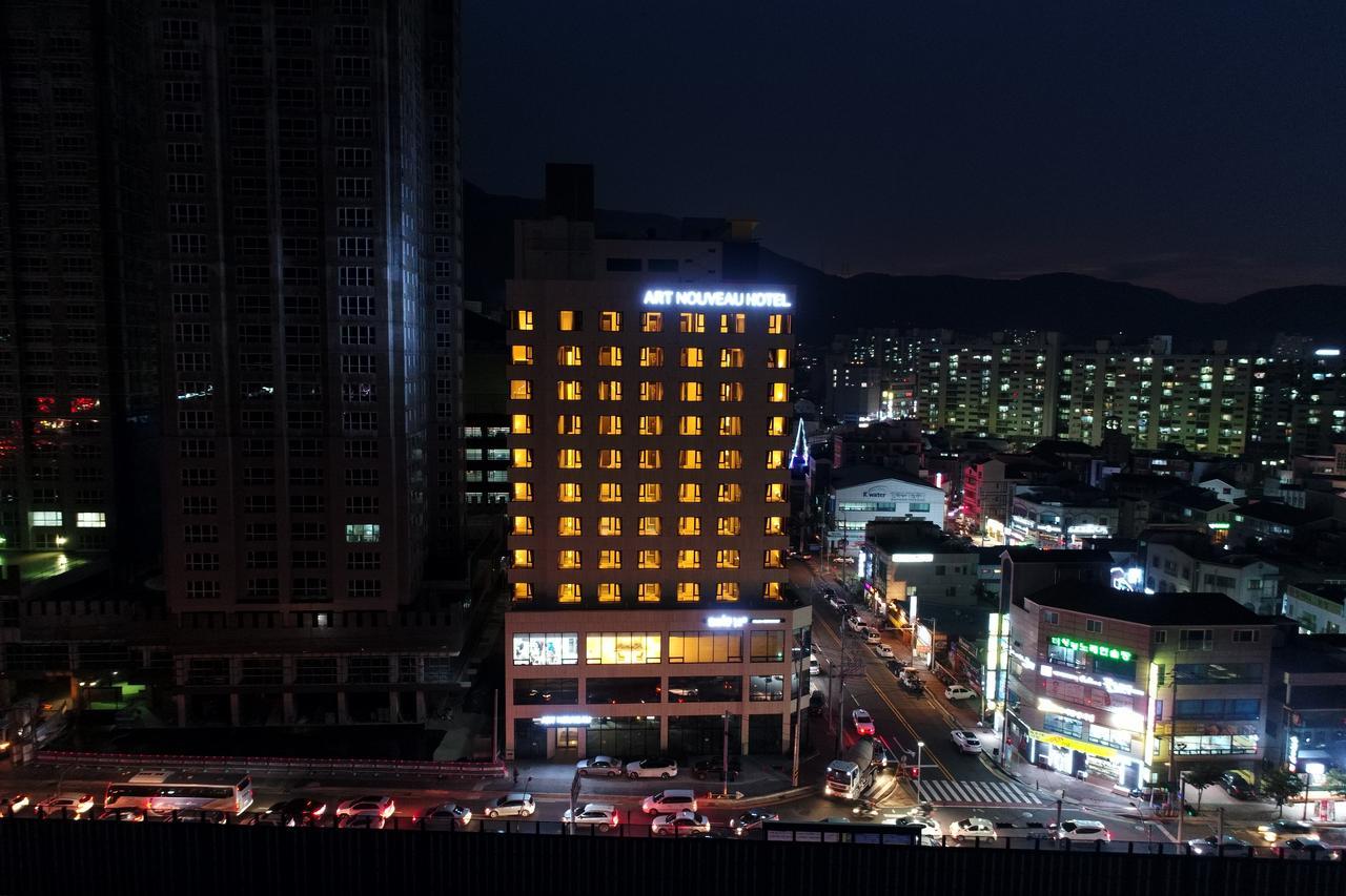 Geoje Artnouveau Suite Hotel Экстерьер фото