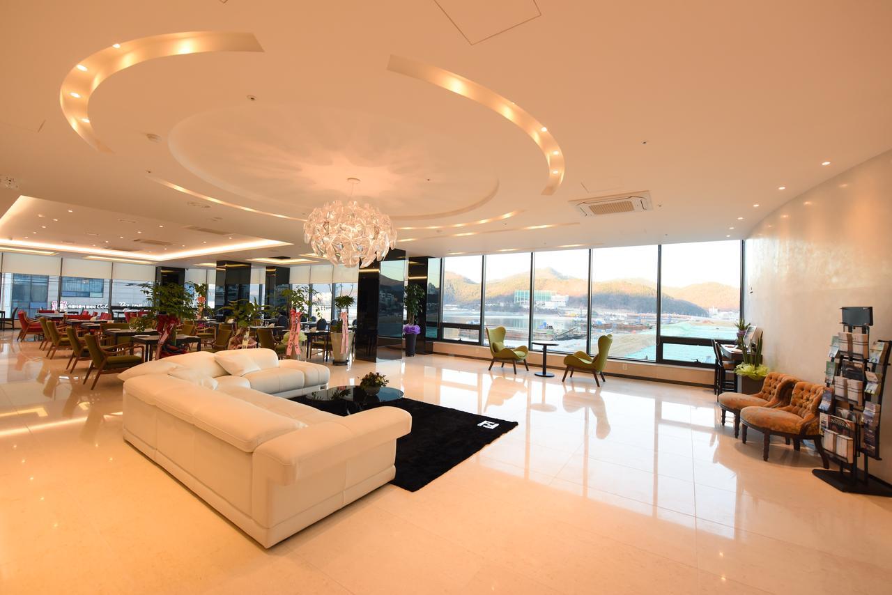 Geoje Artnouveau Suite Hotel Экстерьер фото