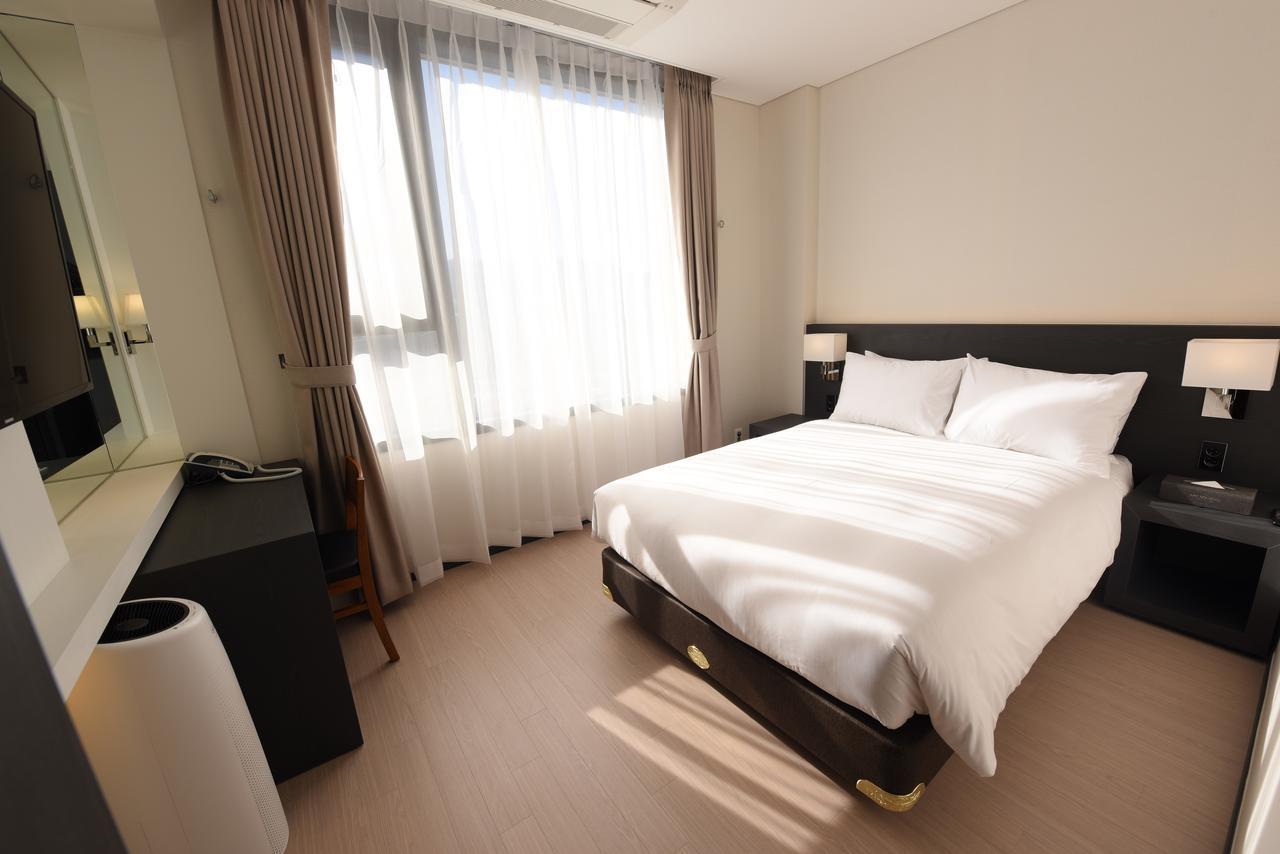 Geoje Artnouveau Suite Hotel Экстерьер фото