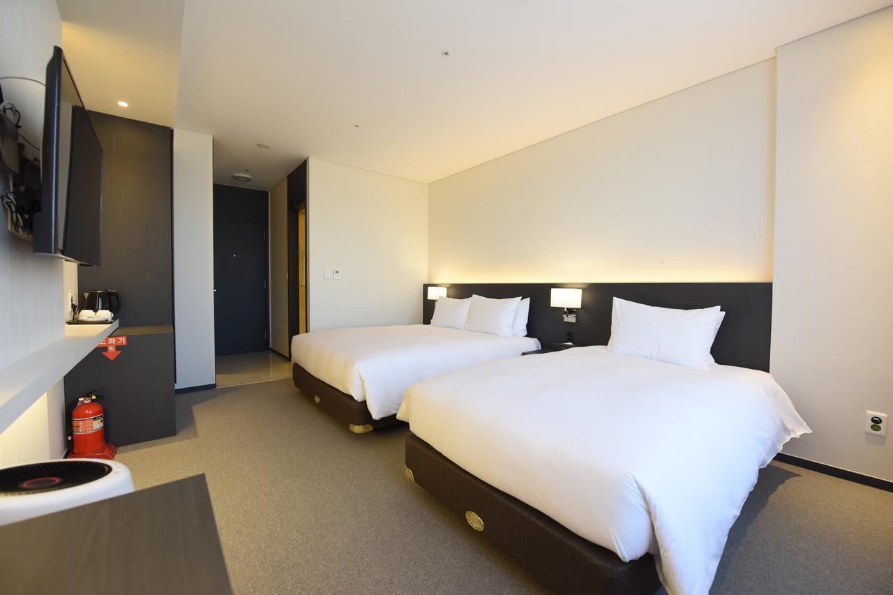 Geoje Artnouveau Suite Hotel Экстерьер фото