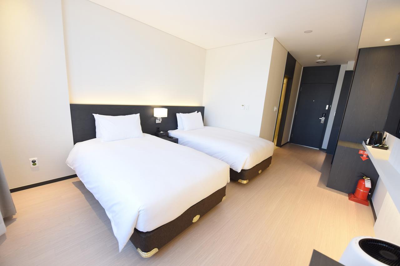 Geoje Artnouveau Suite Hotel Экстерьер фото