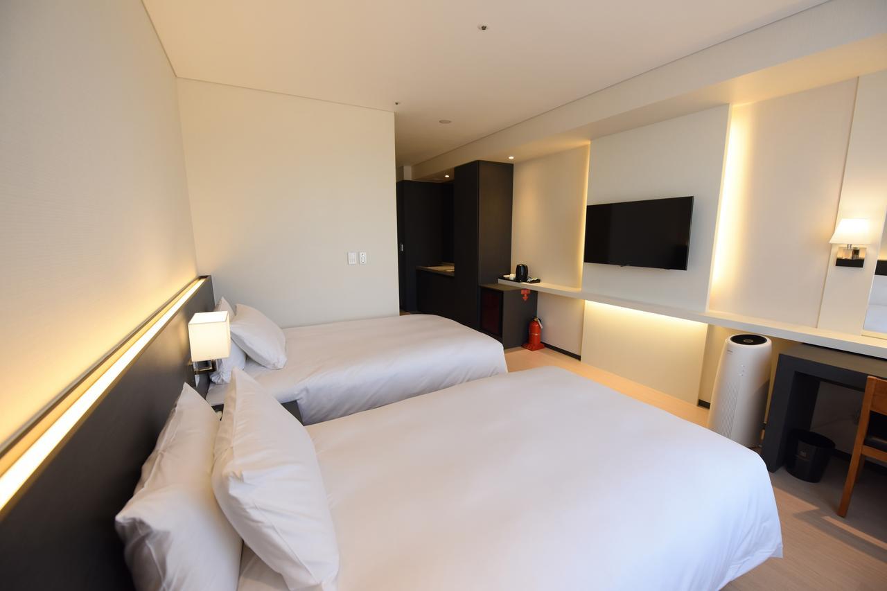 Geoje Artnouveau Suite Hotel Экстерьер фото