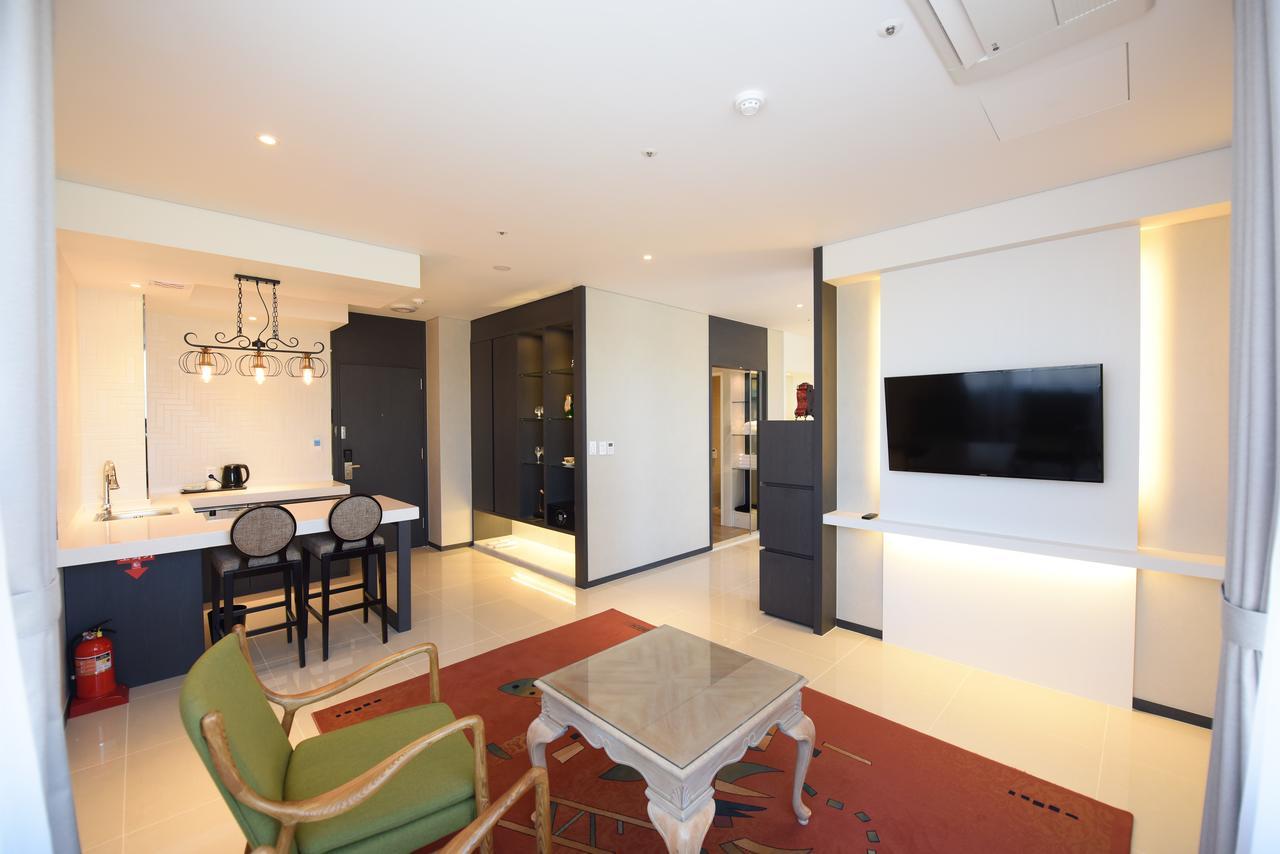 Geoje Artnouveau Suite Hotel Экстерьер фото