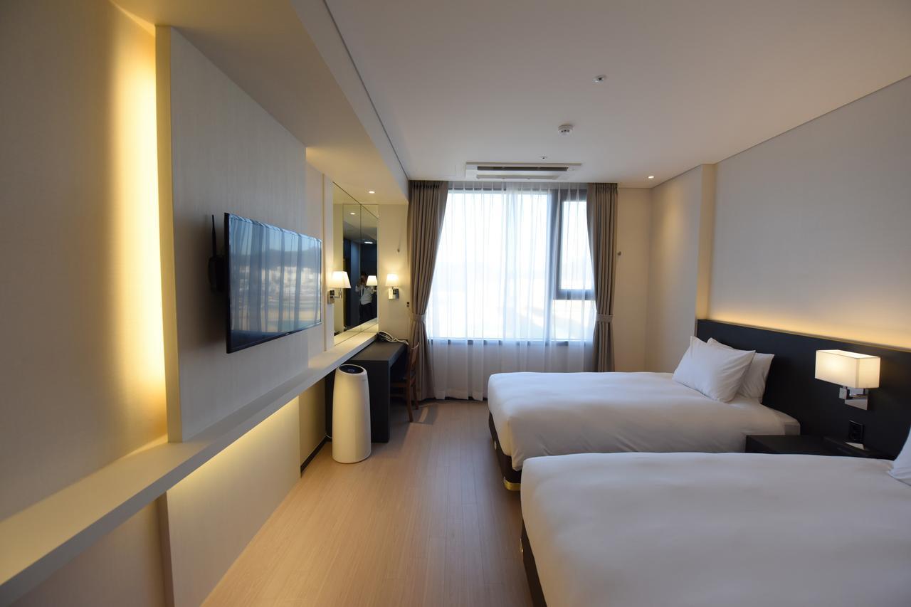 Geoje Artnouveau Suite Hotel Экстерьер фото
