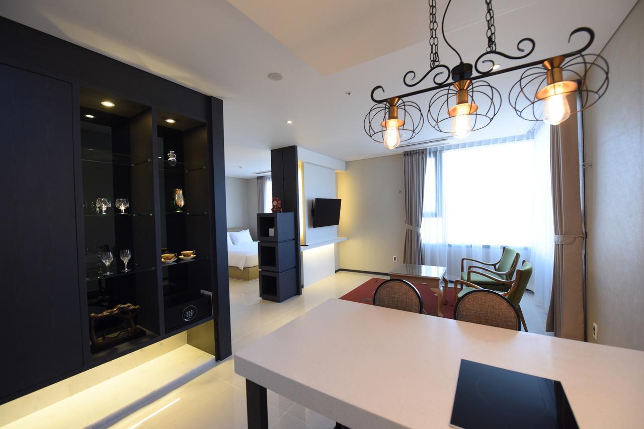 Geoje Artnouveau Suite Hotel Экстерьер фото